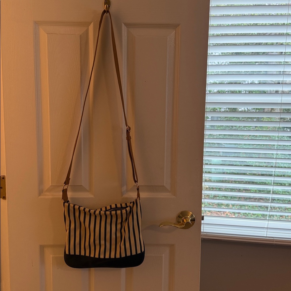A new day blue and cream colored striped crossbody purse - Picture 2 of 5